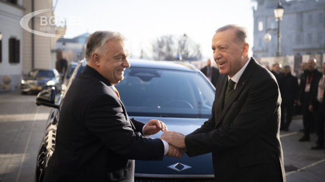 Turkish President Erdoğan gave to Hungarian Prime Minister Orbán an electric car and got a horse in return